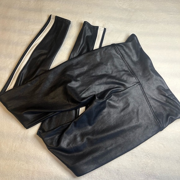 SPANX Faux Leather Black Leggings with White Stripe Women’s Medium - Picture 7 of 7
